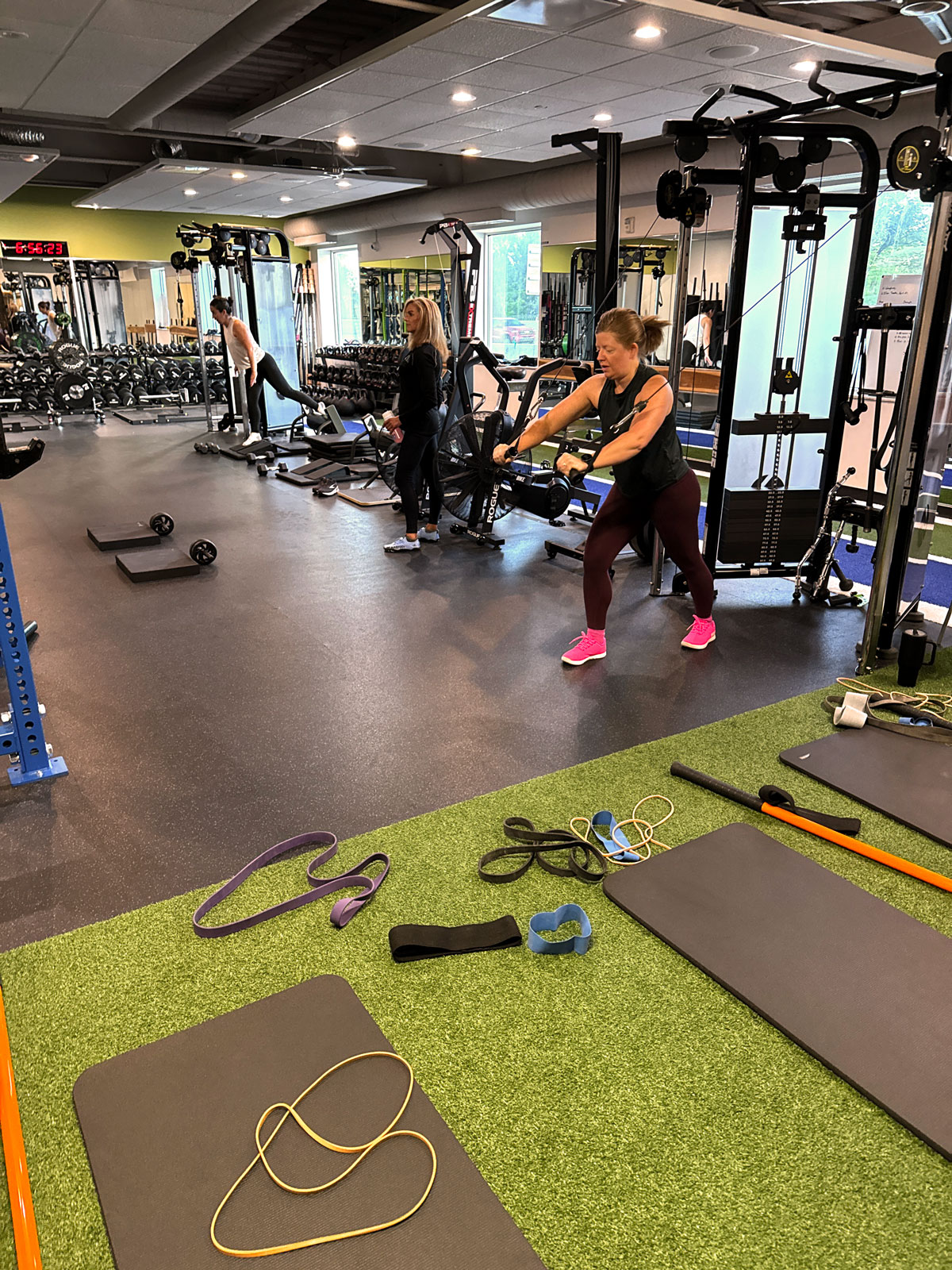 image of a group workout session at the salt lake performance lab in salt lake city utah.
